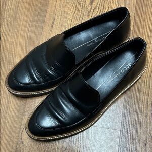 ECCO women’s Black Leather Slip-Ons